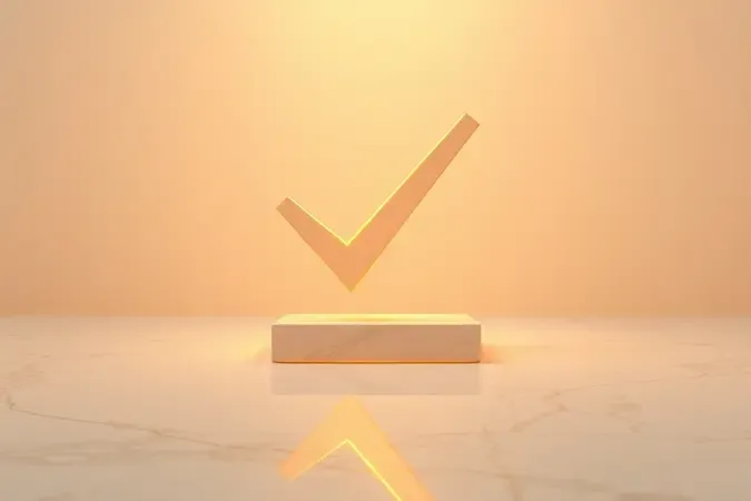 Render 3D conceitual representando decisão de compra com forma geométrica luminosa dourada sobre superfície de mármore limpa e moderna.
